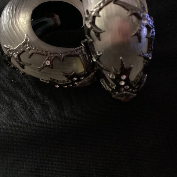 Alexis Bittar Clip-on Earrings. Stunning for all occasions. - Picture 5 of 9